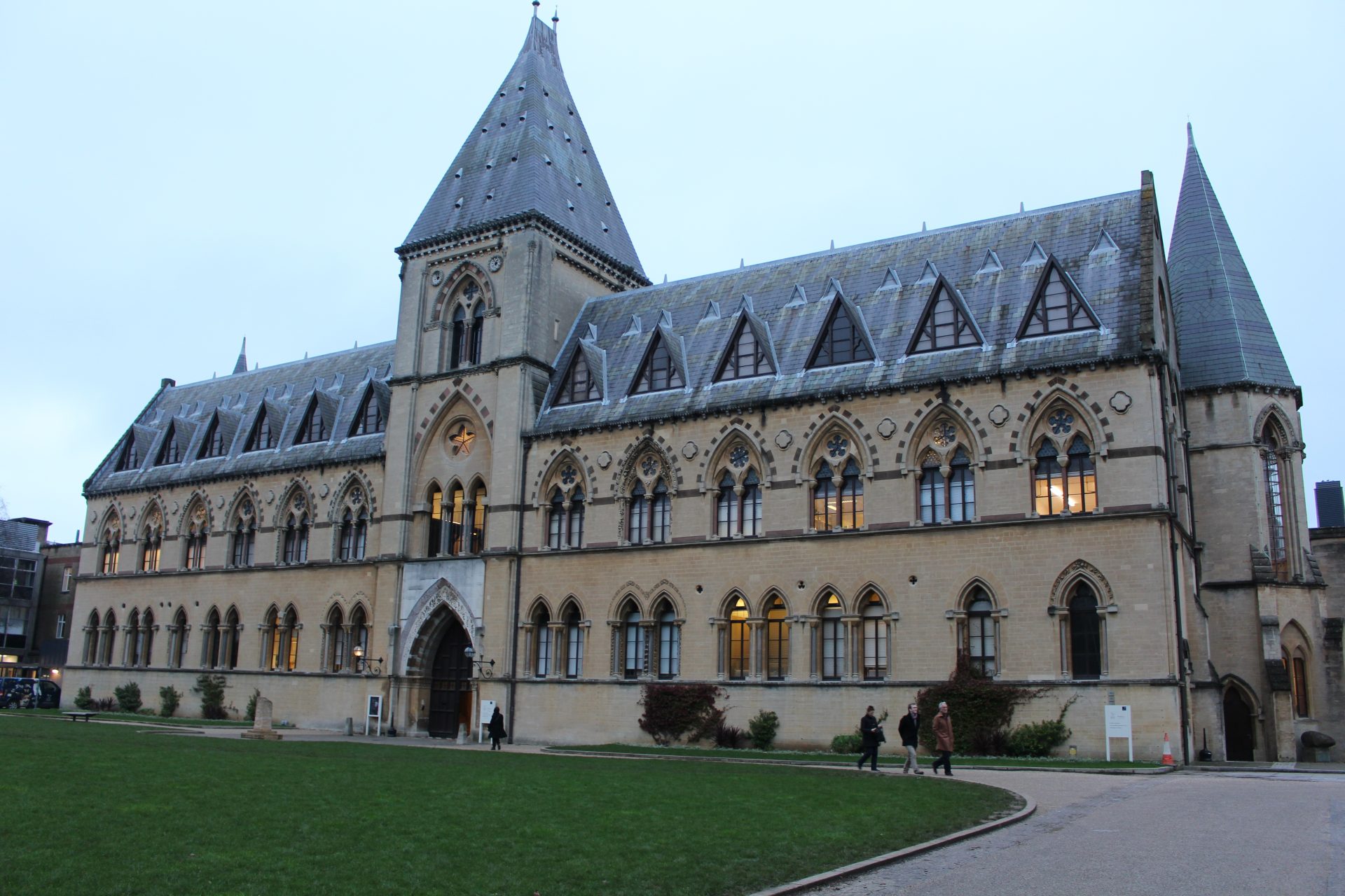 Oxford & Cotswolds Tour by Private Car – Airportmove