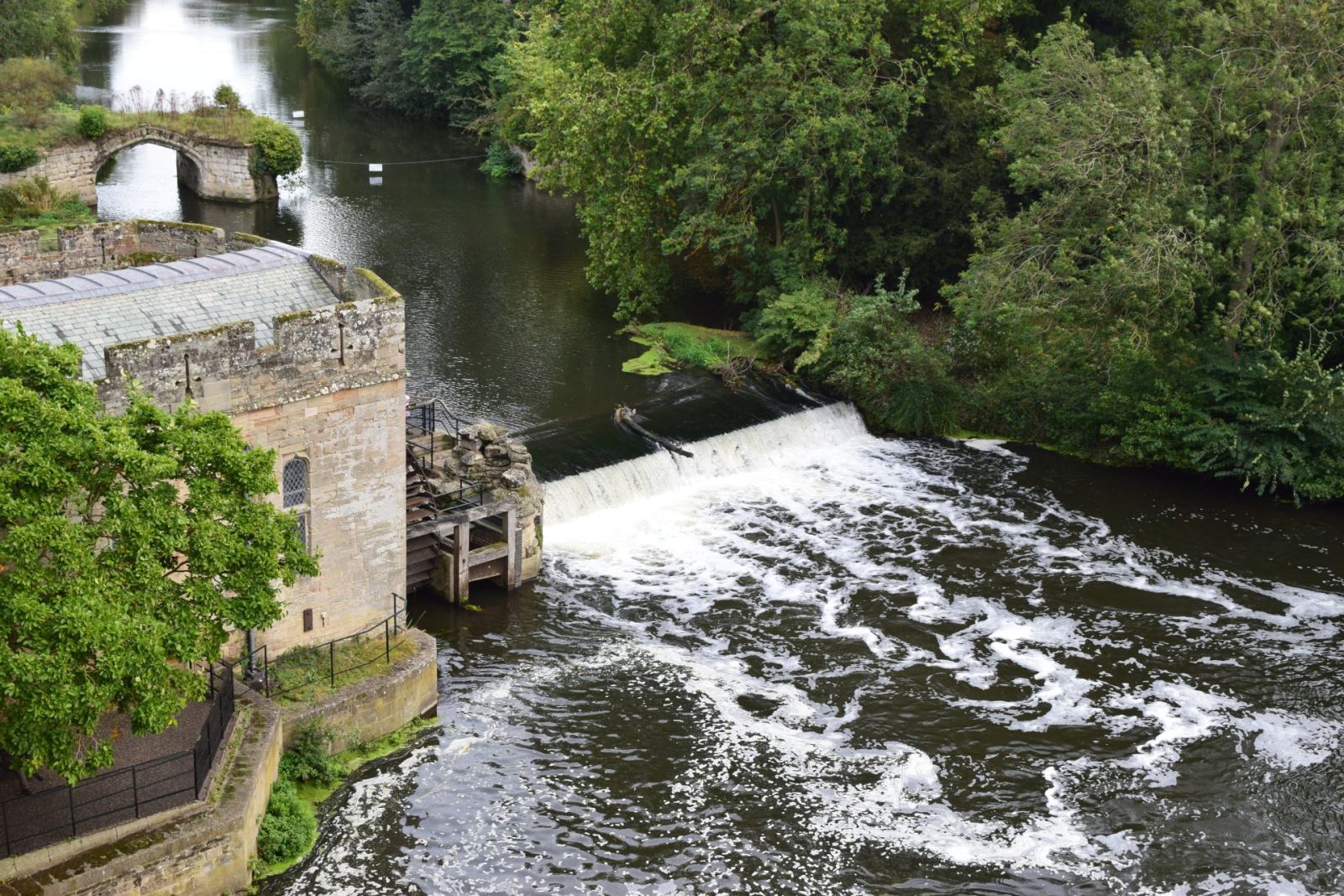 Warwick Castle Tour by Private Car – Airportmove